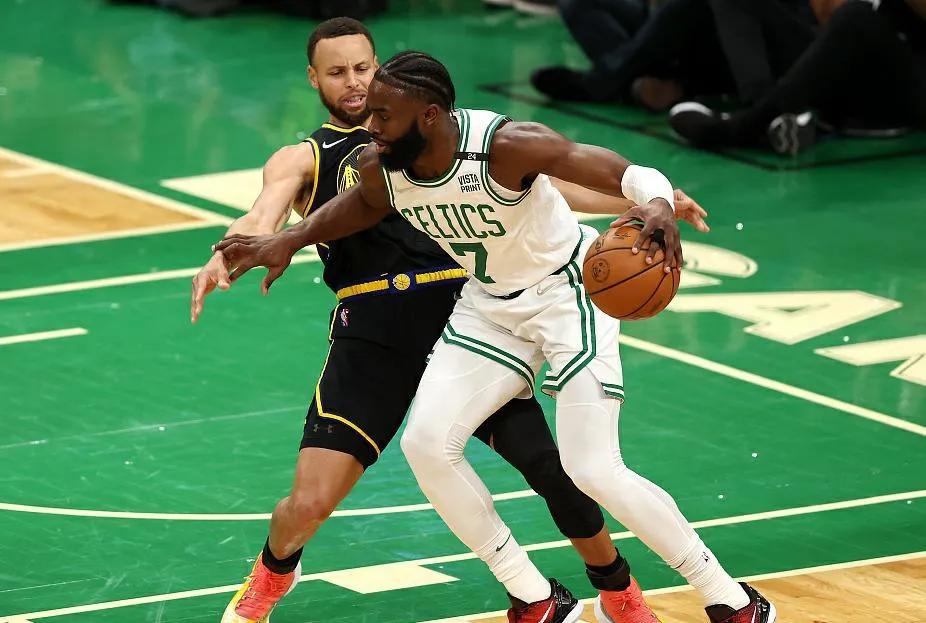 黑白比分,当NBA的得分数字变成生活里的故事 黑白比分,当NBA的得分数字变成生活里的故事